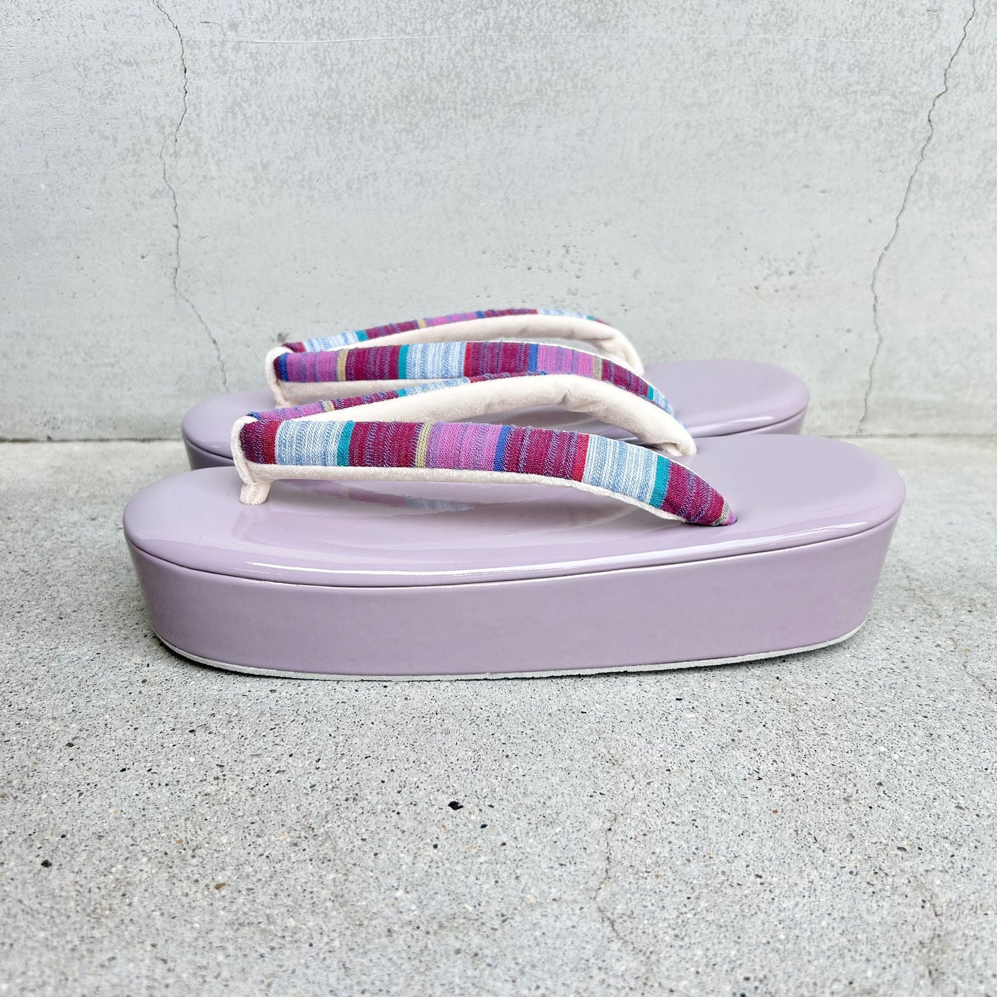 エナメル草履 ラベンダー/カラフルボーダー Lサイズ