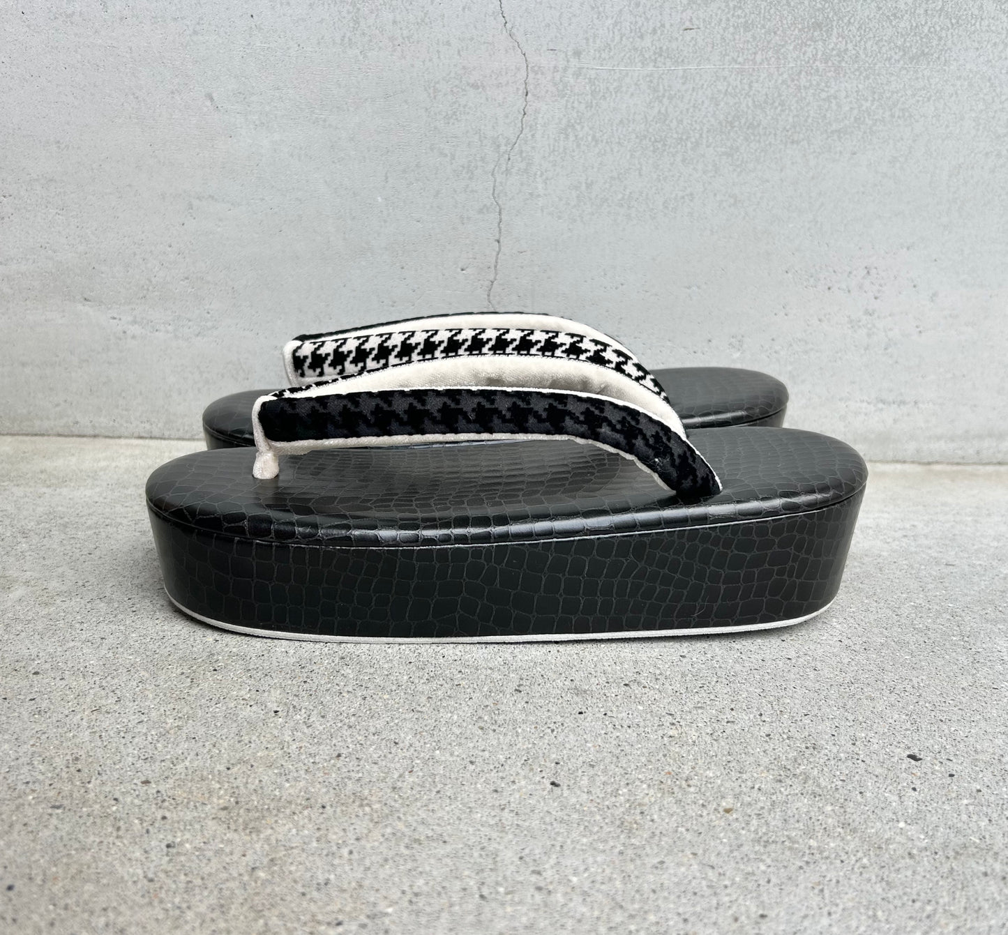 エナメル草履 クロコ黒/千鳥格子 Mサイズ