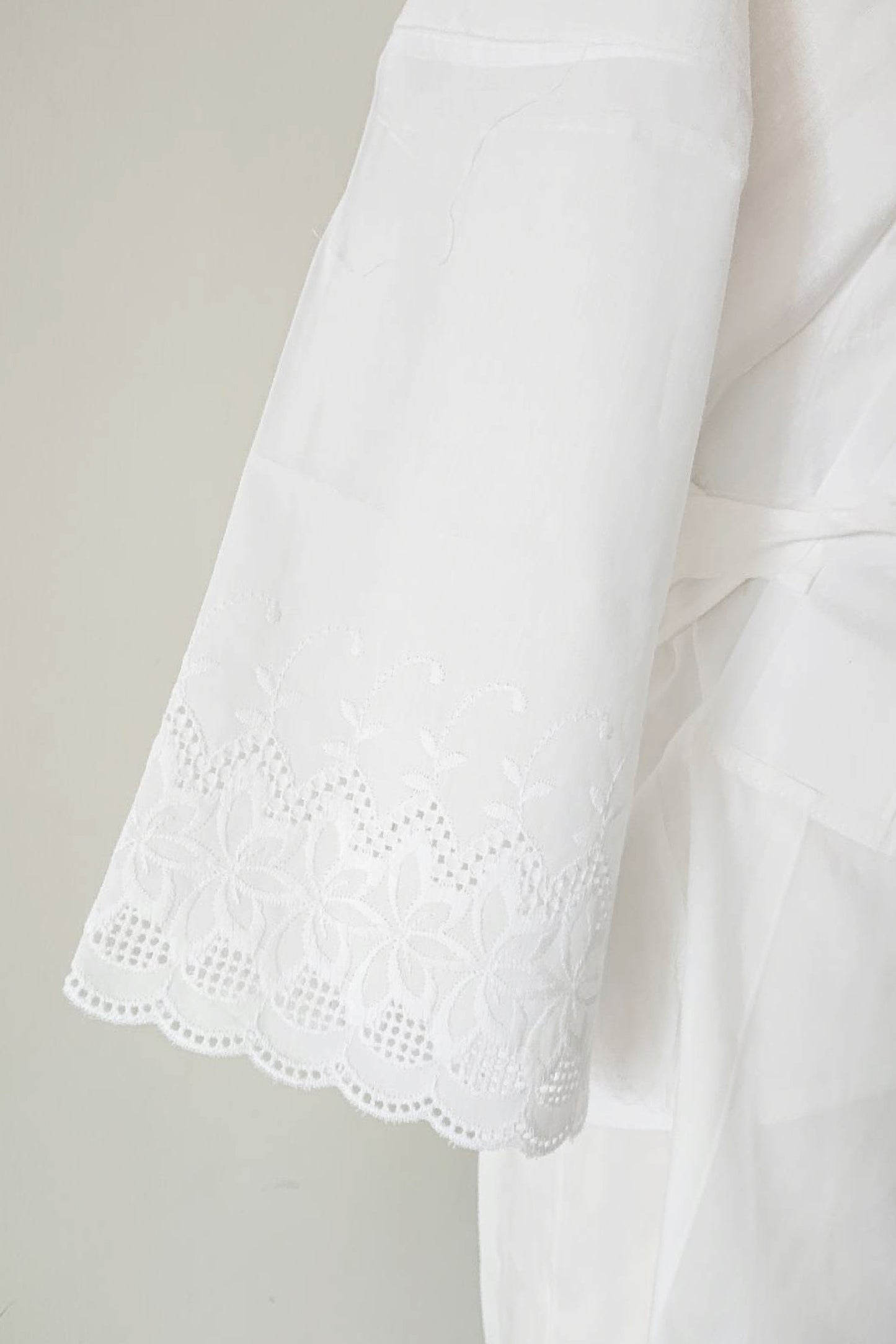 よろけ刺繍レース付 衿付きスリップ