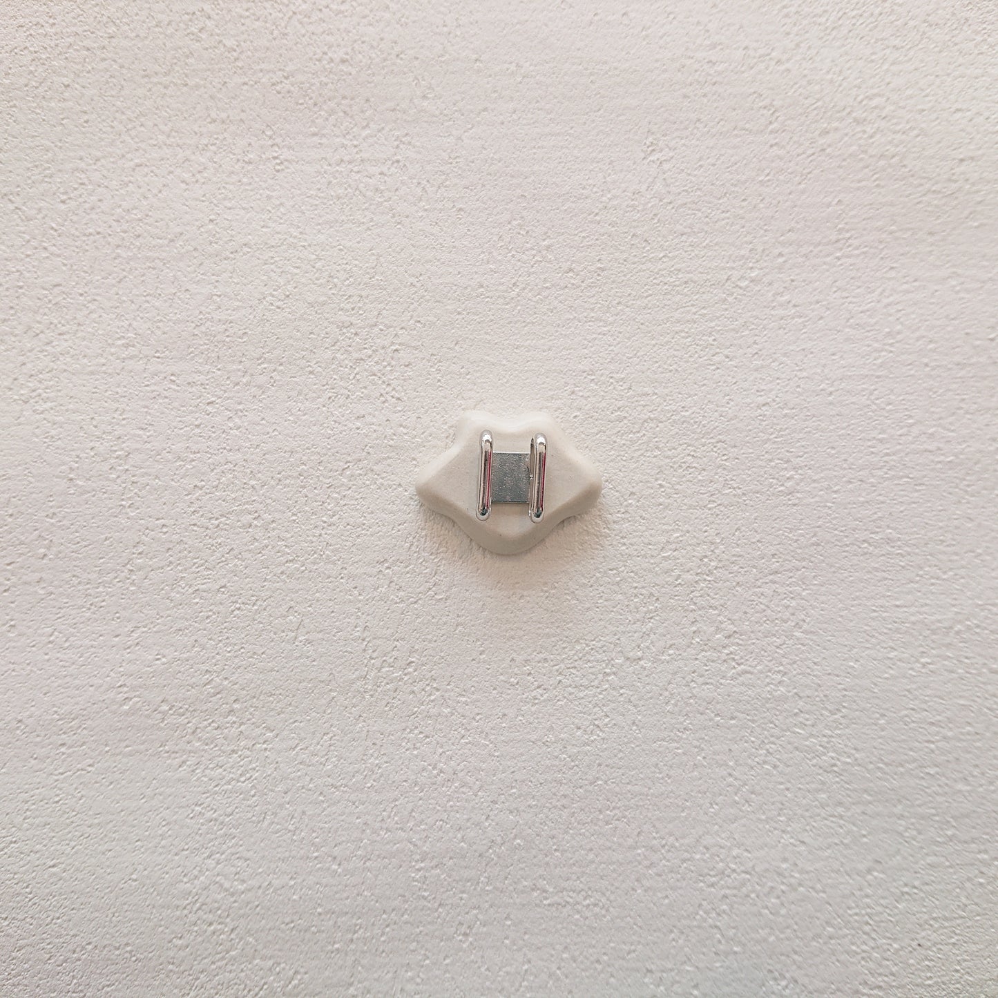 陶磁器帯留 ホワイト