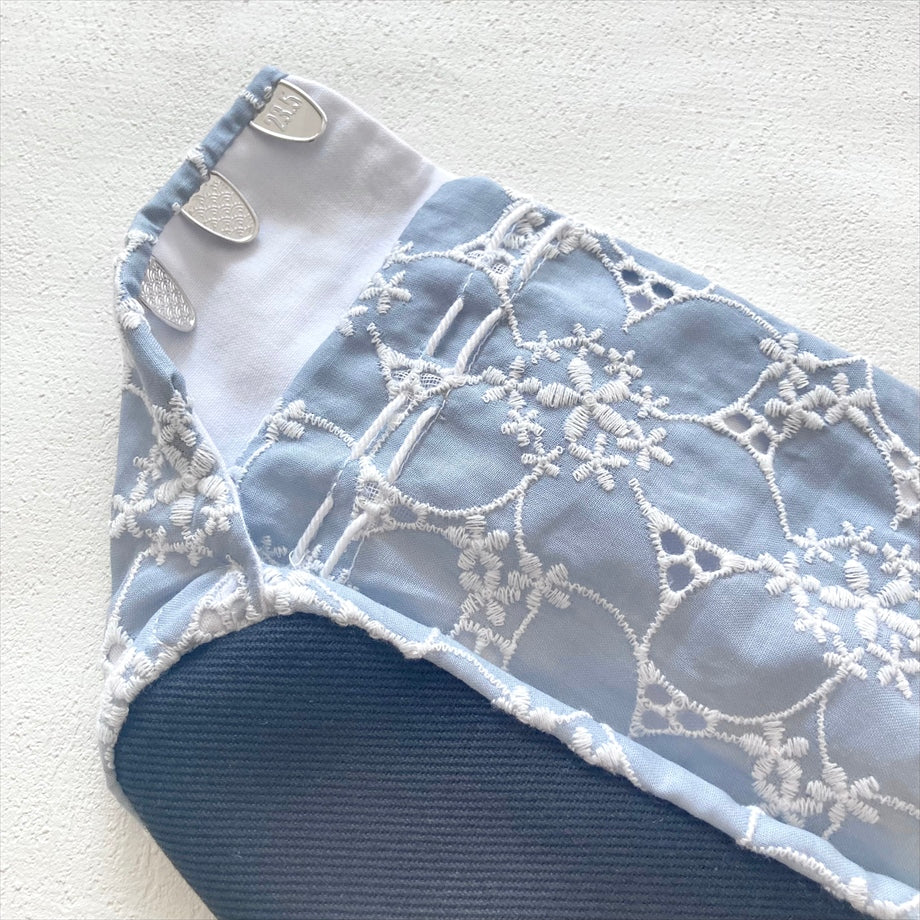 こはぜ付き足袋 花刺繍 ライトグレー