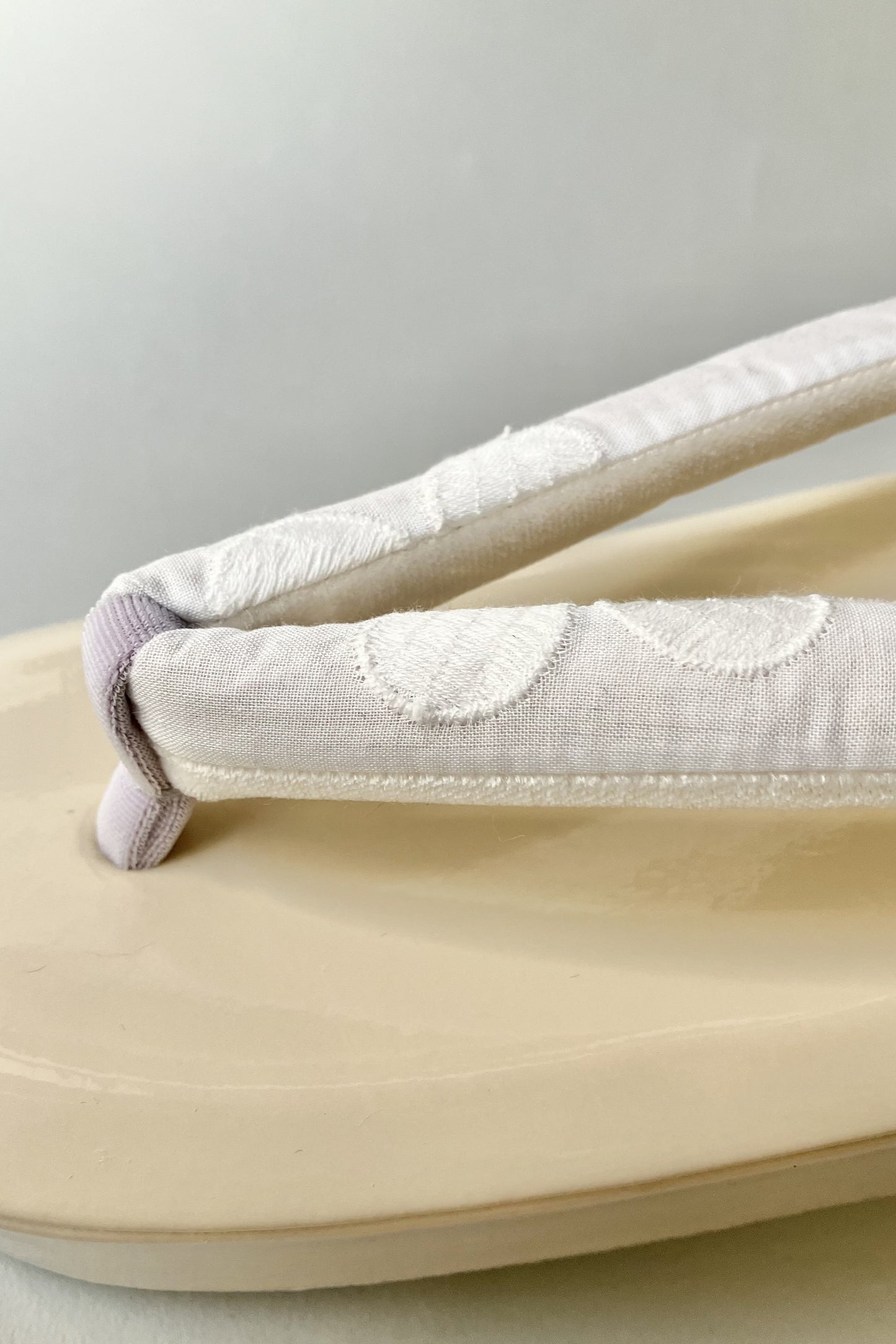 草履 エナメル サンドベージュ