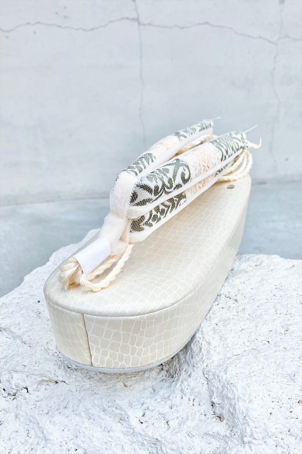 草履 クロコ台×花緒ペルシャ紋グリーン