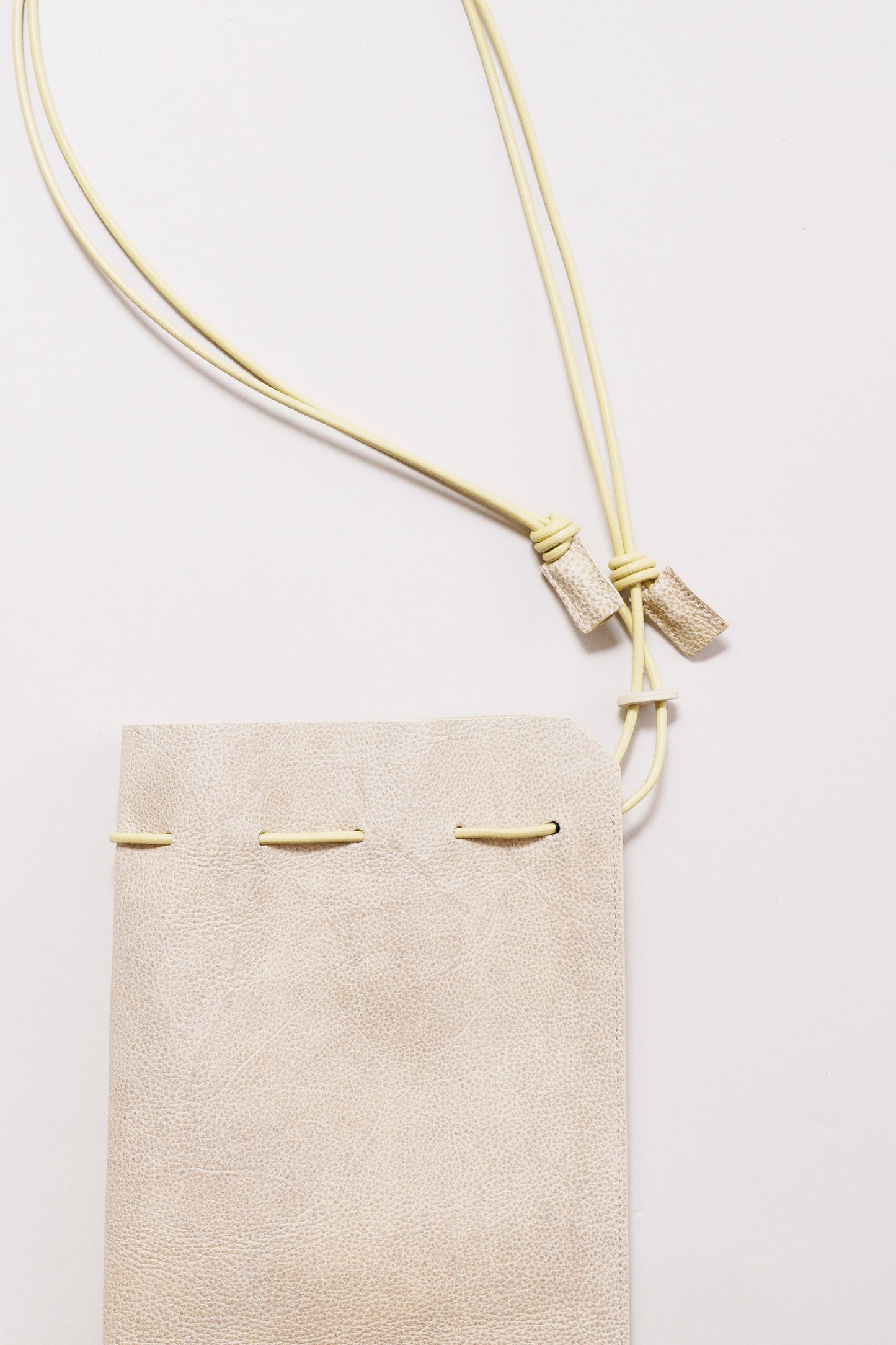 ITTI HERRIE KINCHAKU POUCH / オートミール