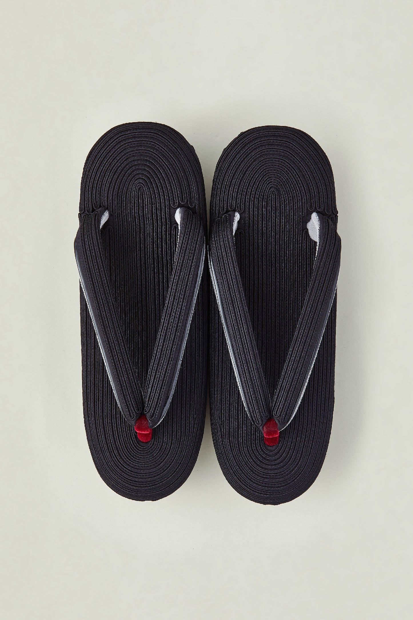 受注商品【とこと×小砂】コード刺繍草履 ブラック