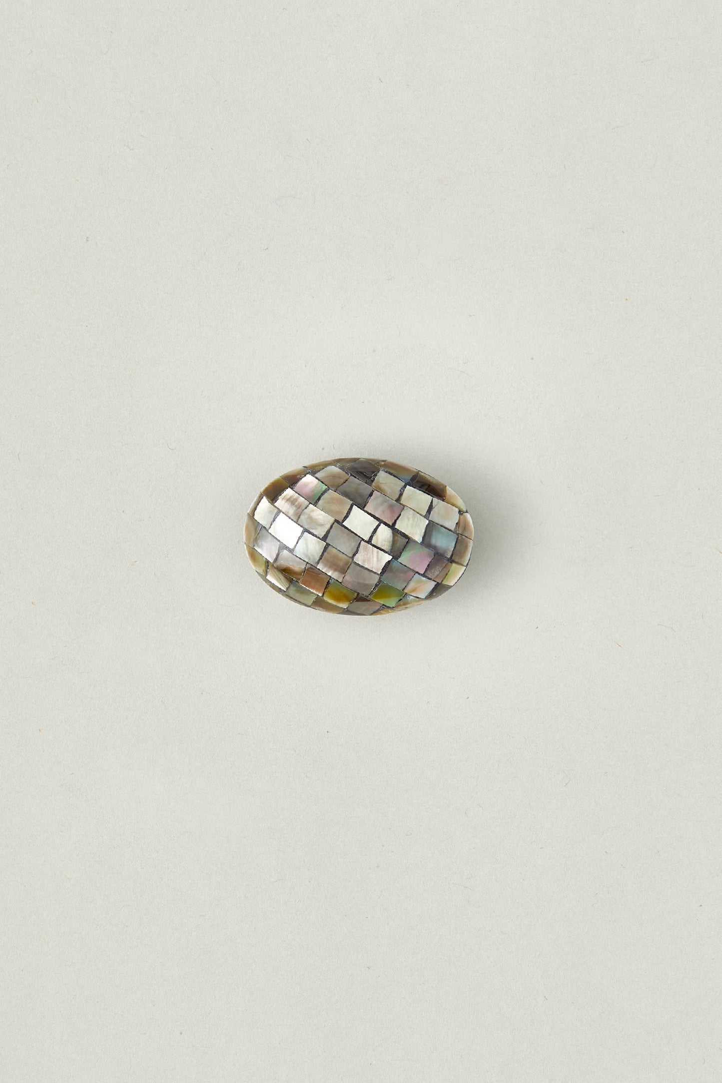 螺鈿帯留 グレー 楕円形