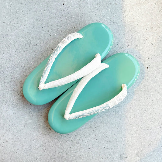 オリジナル草履 エナメルちぐさ台/ペルシャミント×フラッフィー鼻緒　 Mサイズ