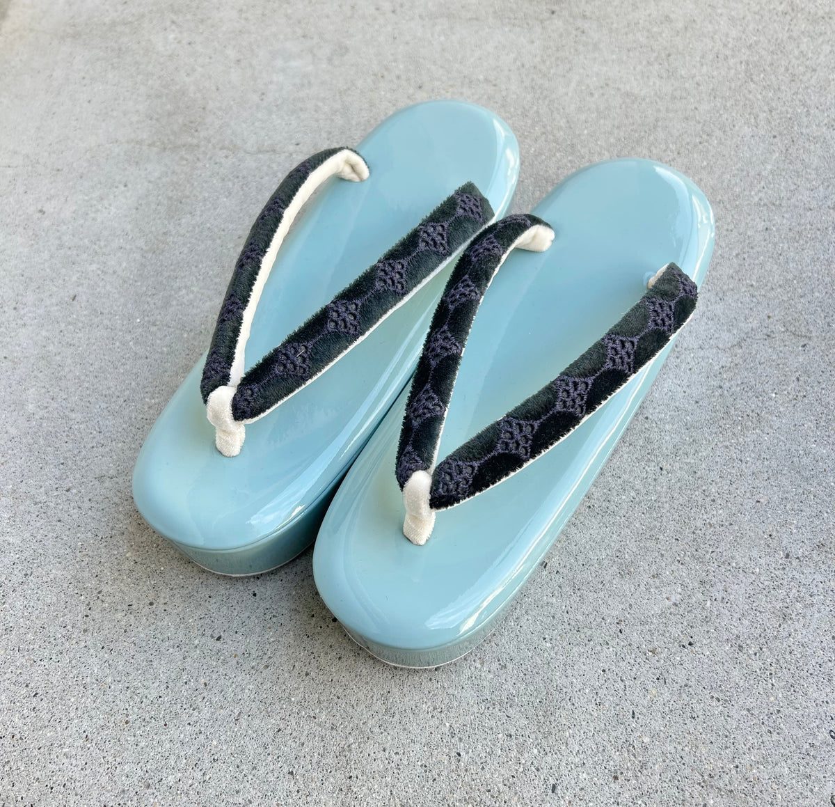 エナメル草履　そら色/ベロアグリーン　Lサイズ