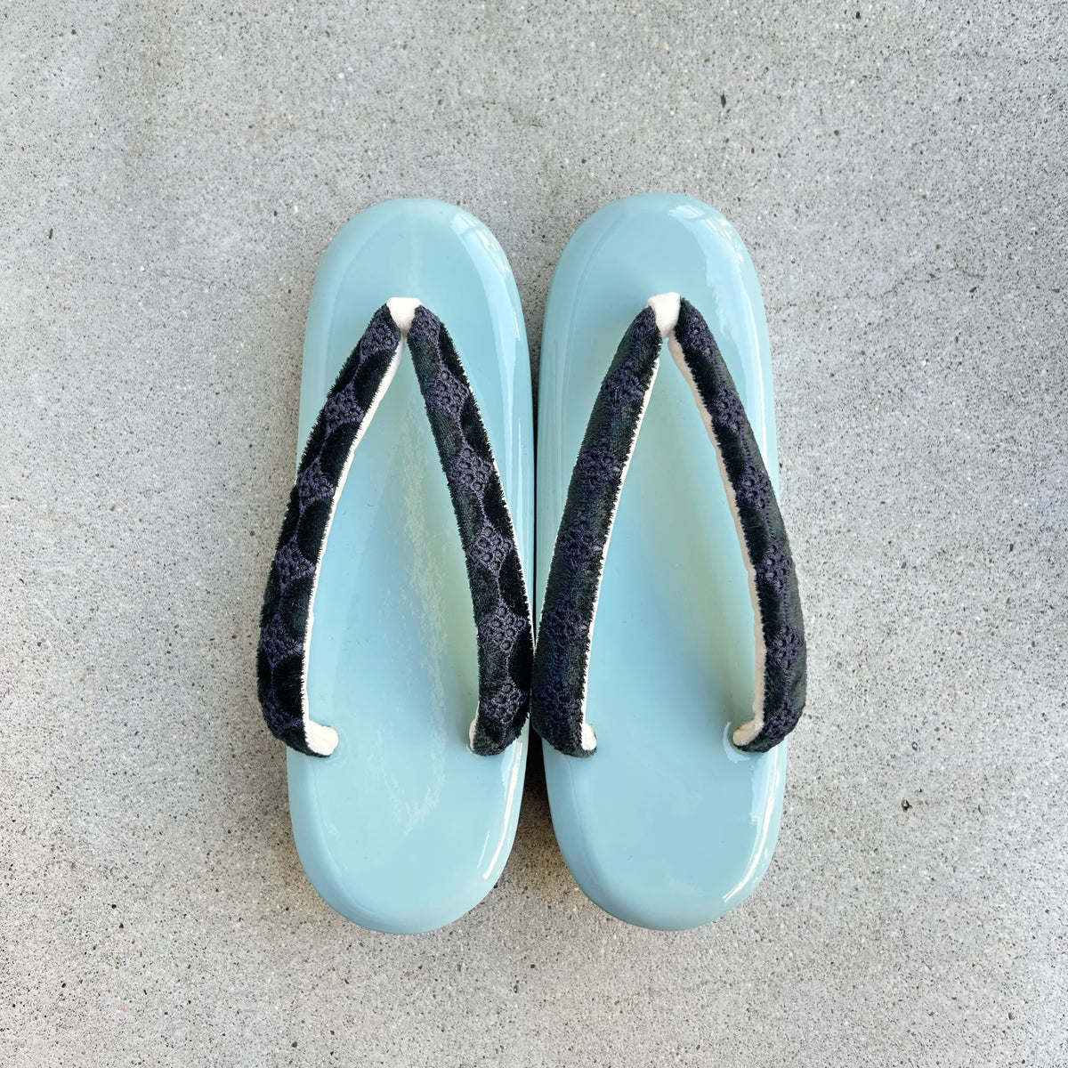 エナメル草履　そら色/ベロアグリーン　Lサイズ