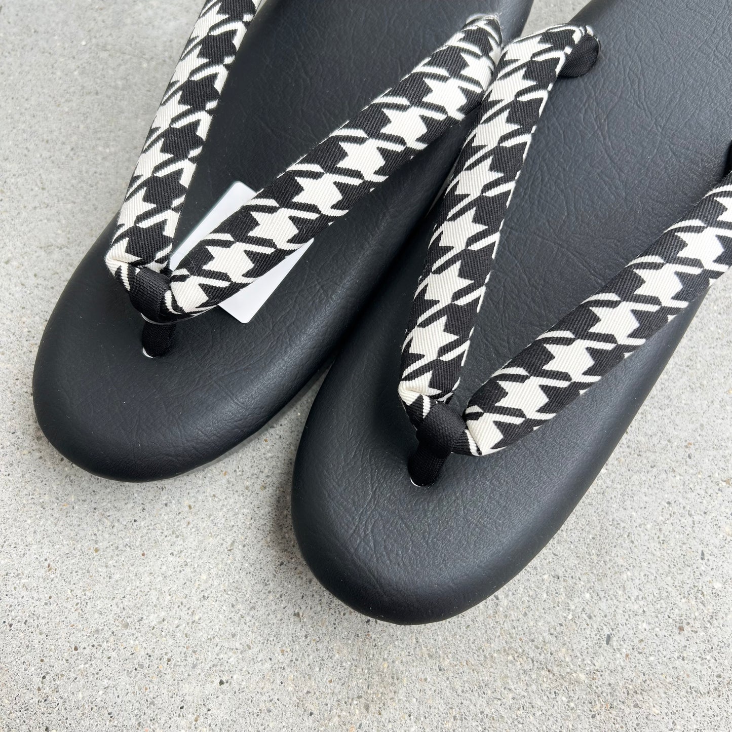 ウレタン草履　千鳥格子/白黒