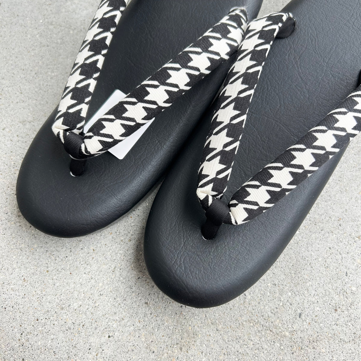 ウレタン草履　千鳥格子/白黒