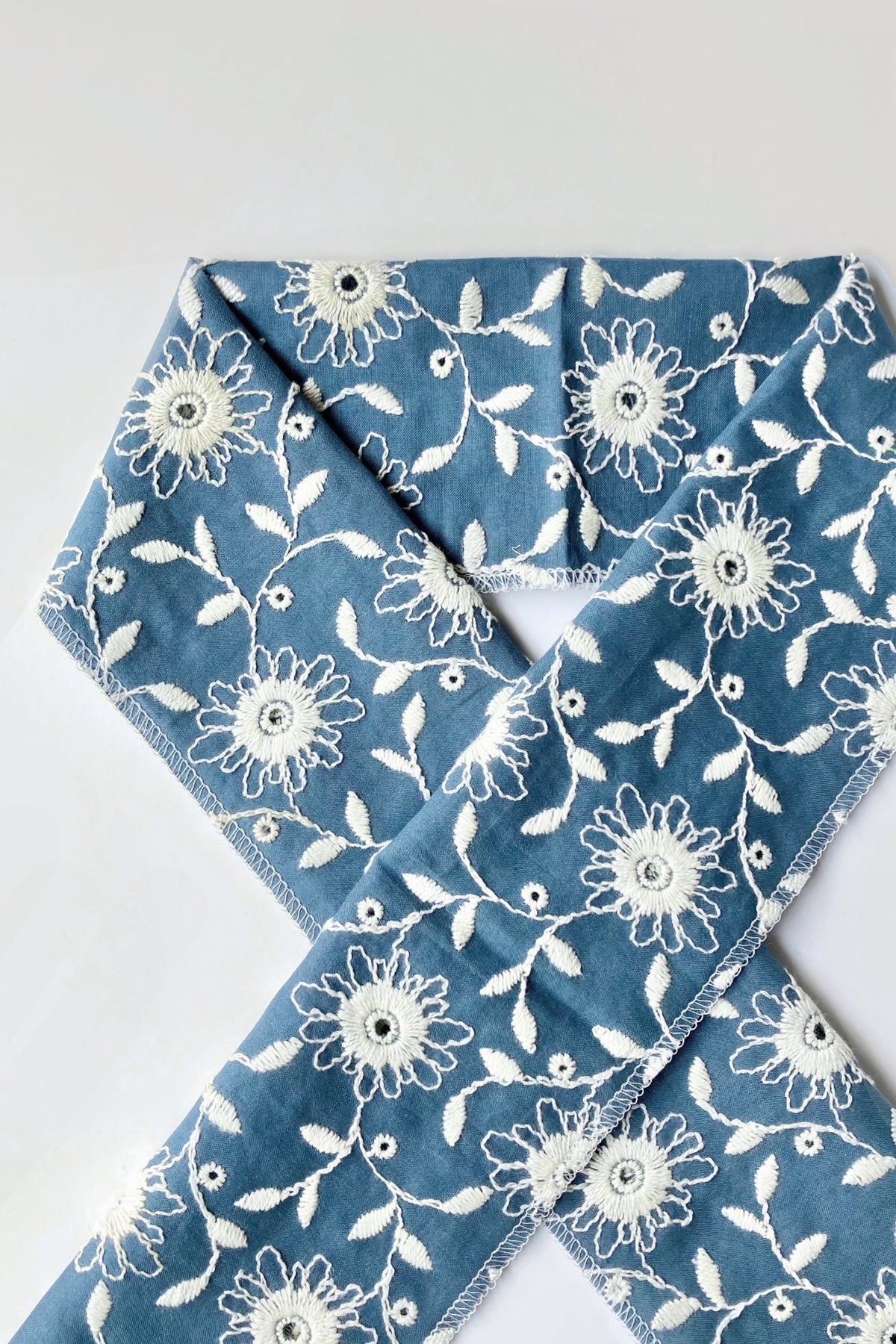 レース半衿　花レース刺繍半衿　ブルー×オフホワイト