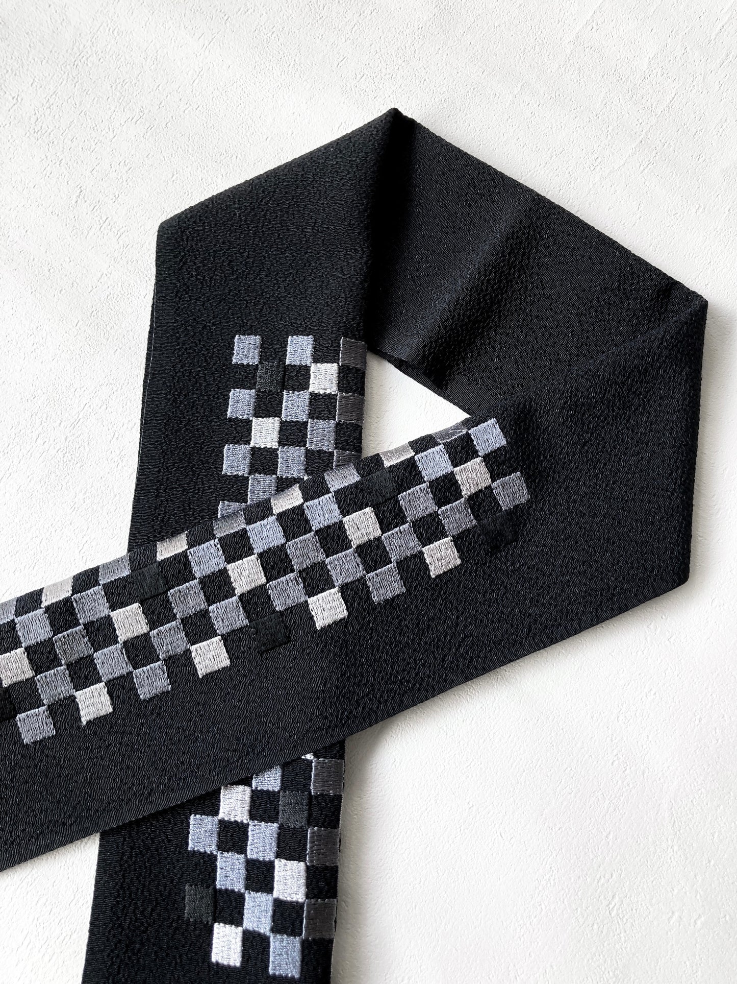 ポリエステル半衿　市松刺繡　ブラック