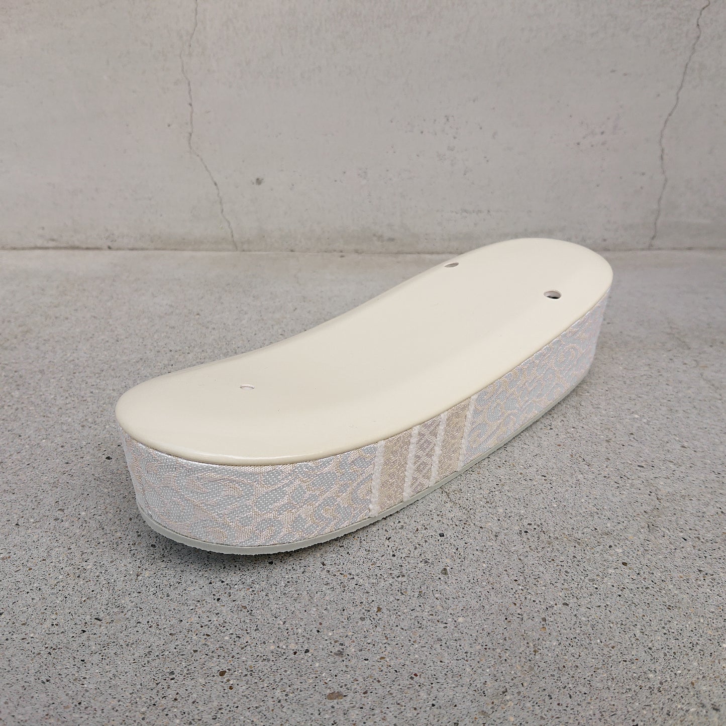 お履き物BAR  ペルシャ紋台