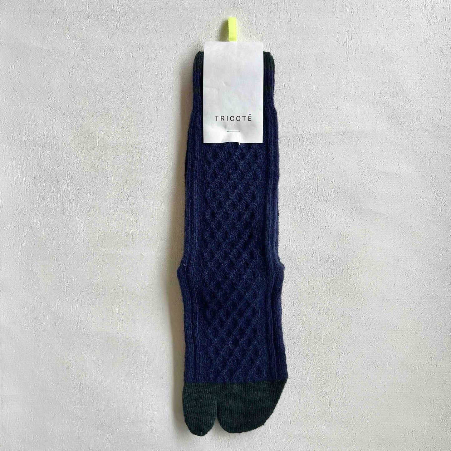 TRICOTE ケーブルニット足袋ソックス　ネイビー