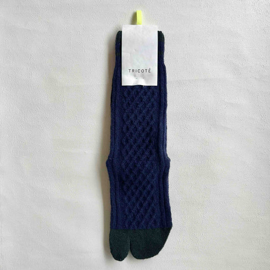 TRICOTE ケーブルニット足袋ソックス　ネイビー