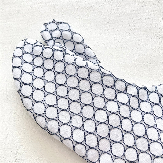 こはぜ付き足袋　ドット　モノトーン