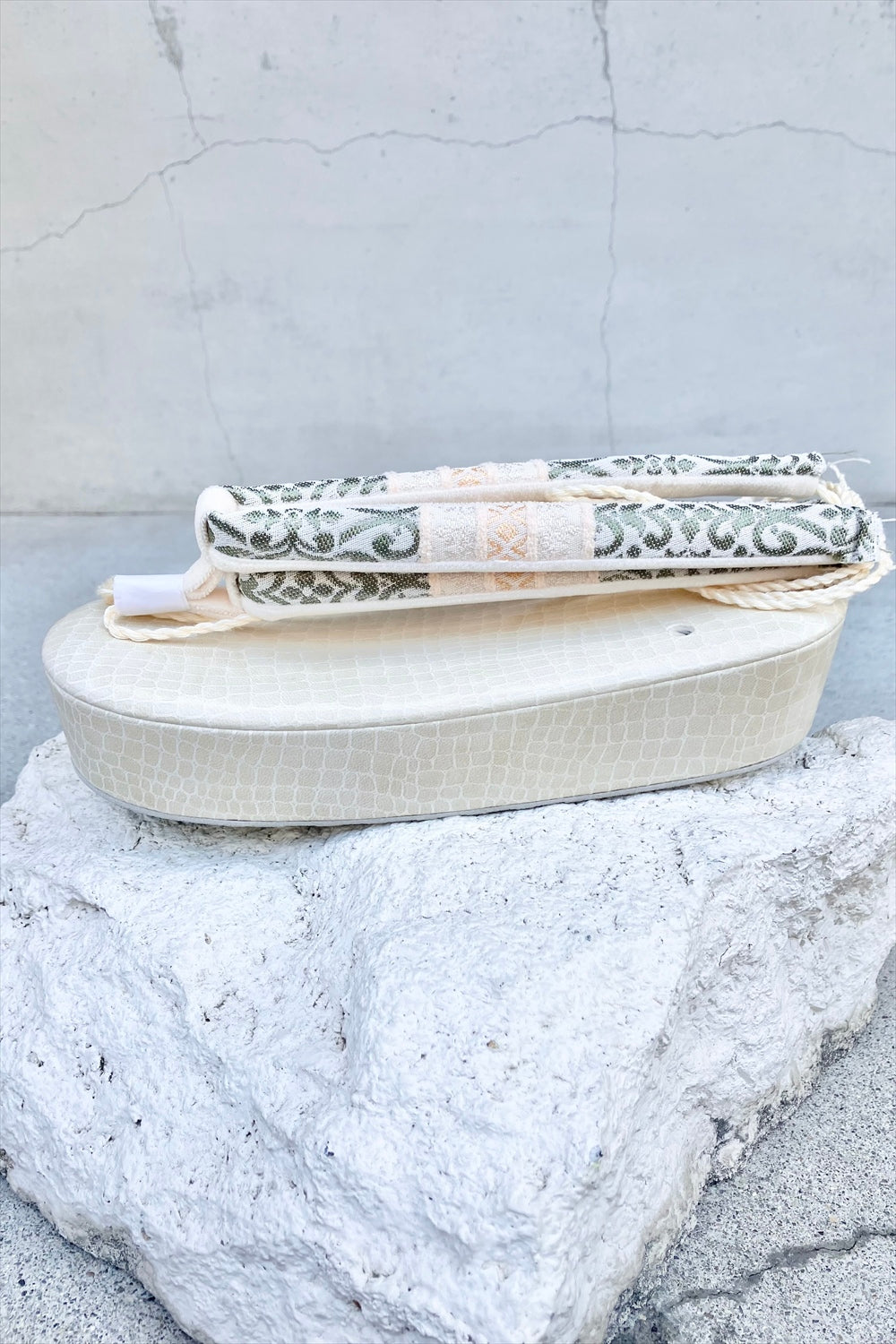 1月上旬〜中旬お届け　クロコ台×花緒ペルシャ紋グリーン