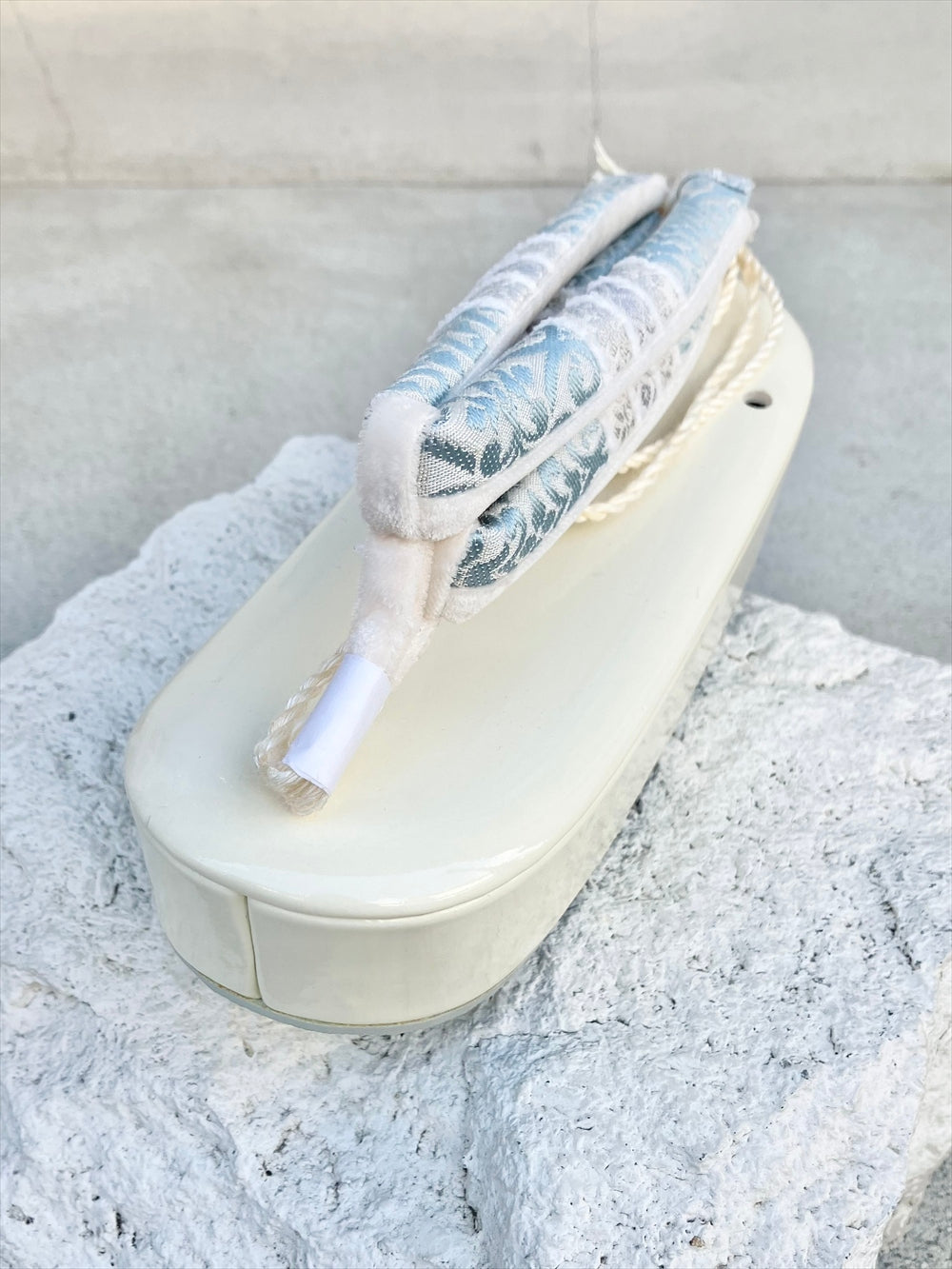 1月上旬〜中旬お届け　エナメルオフ台×花緒ペルシャ紋ミント