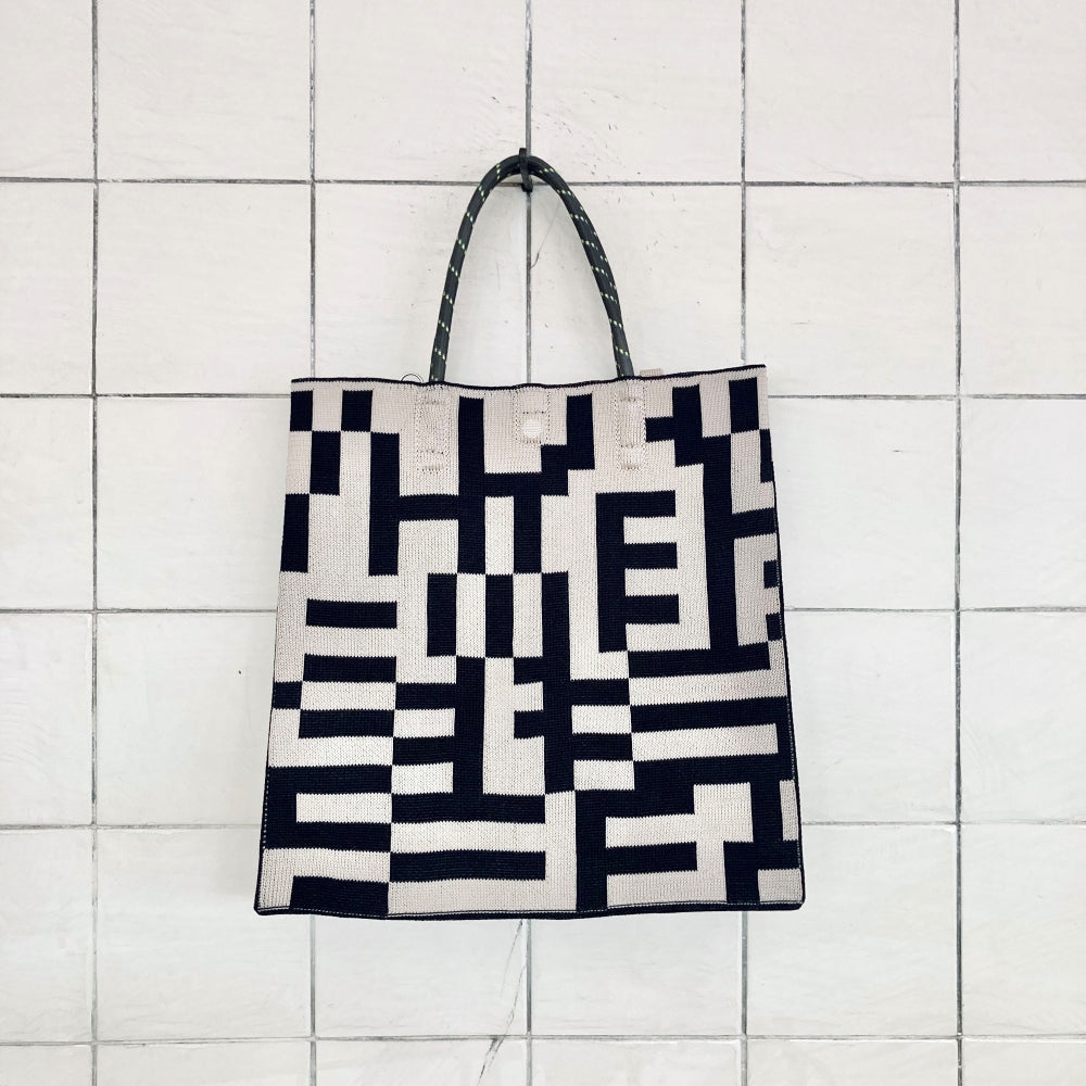 モザイクパターン　PAPER KNIT BAG